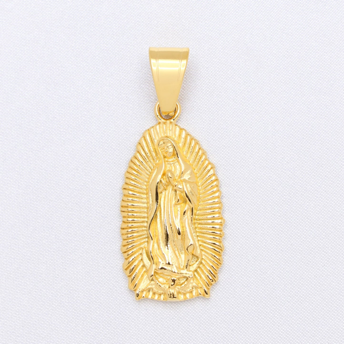 Small lady of Guadalupe Pendant - Gold