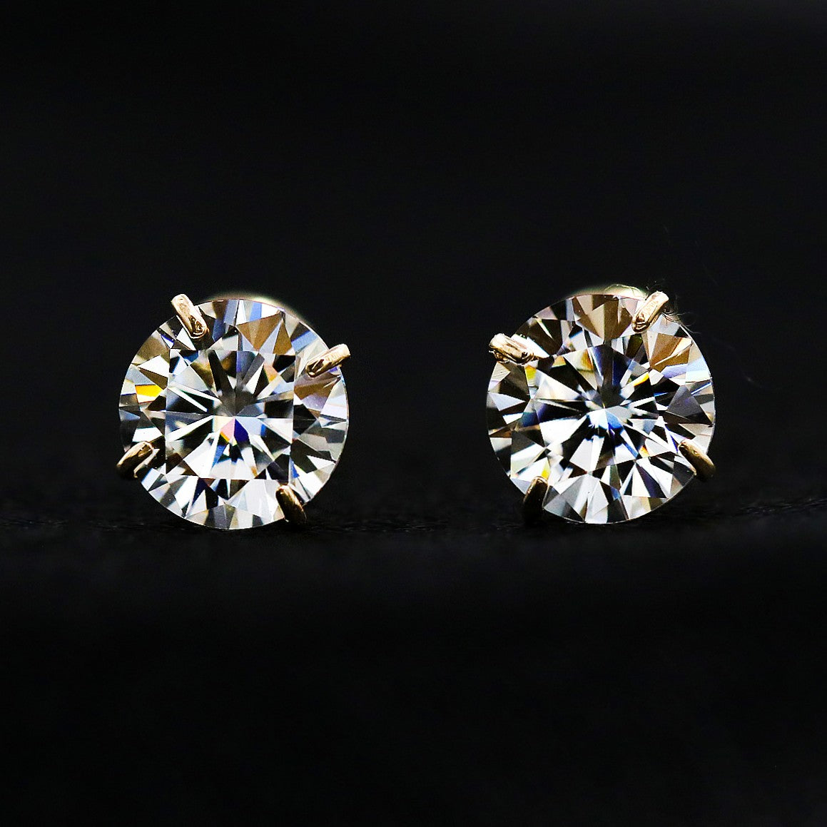 Moissanite Round Cut Stud Earrings - 14k Gold