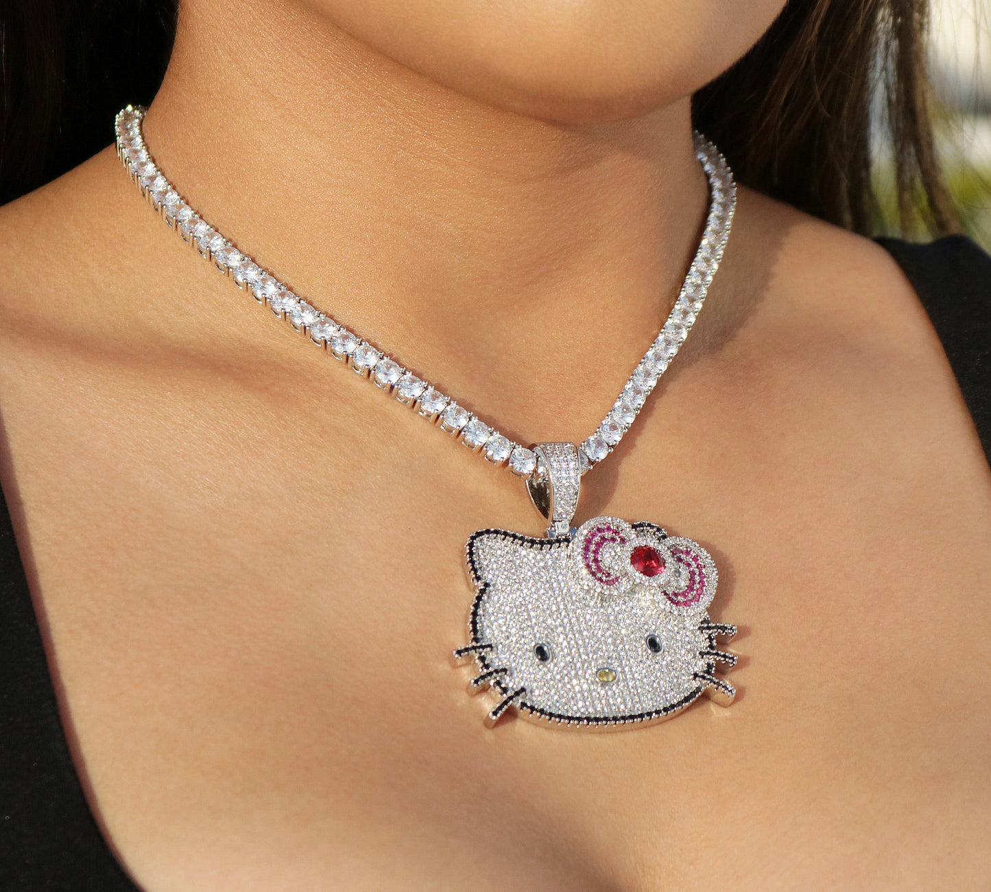 Icy Kitty Pendant - White Gold