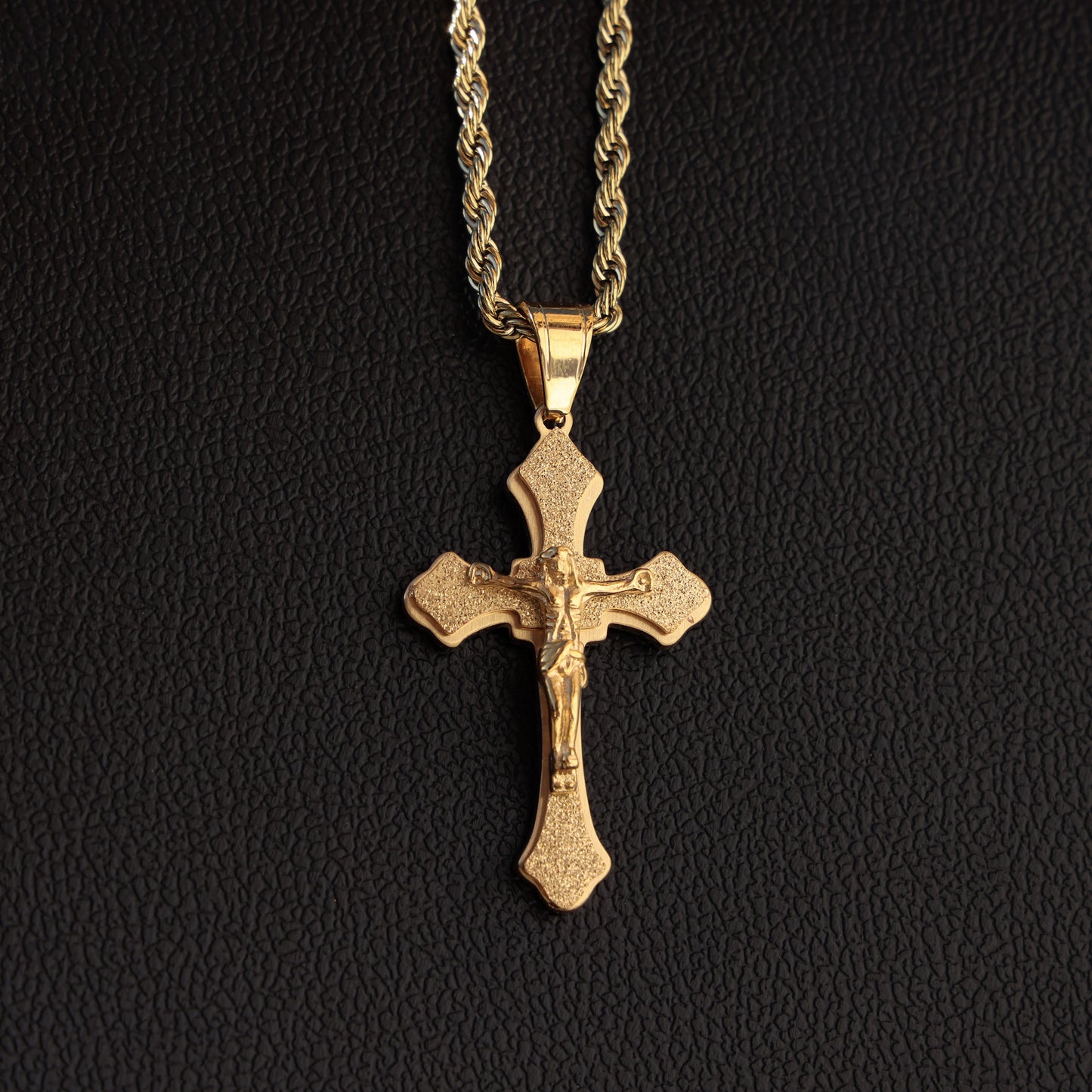 Small Budded Cross Pendant - Gold