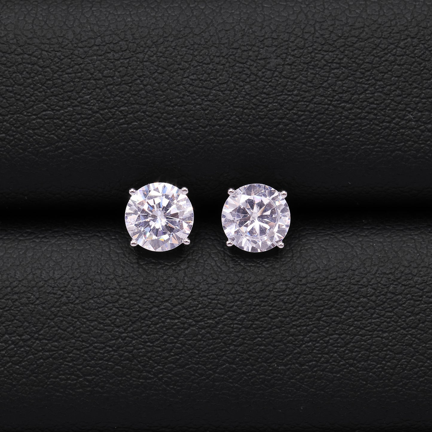 Round Cut Stud Earrings - 925 Silver