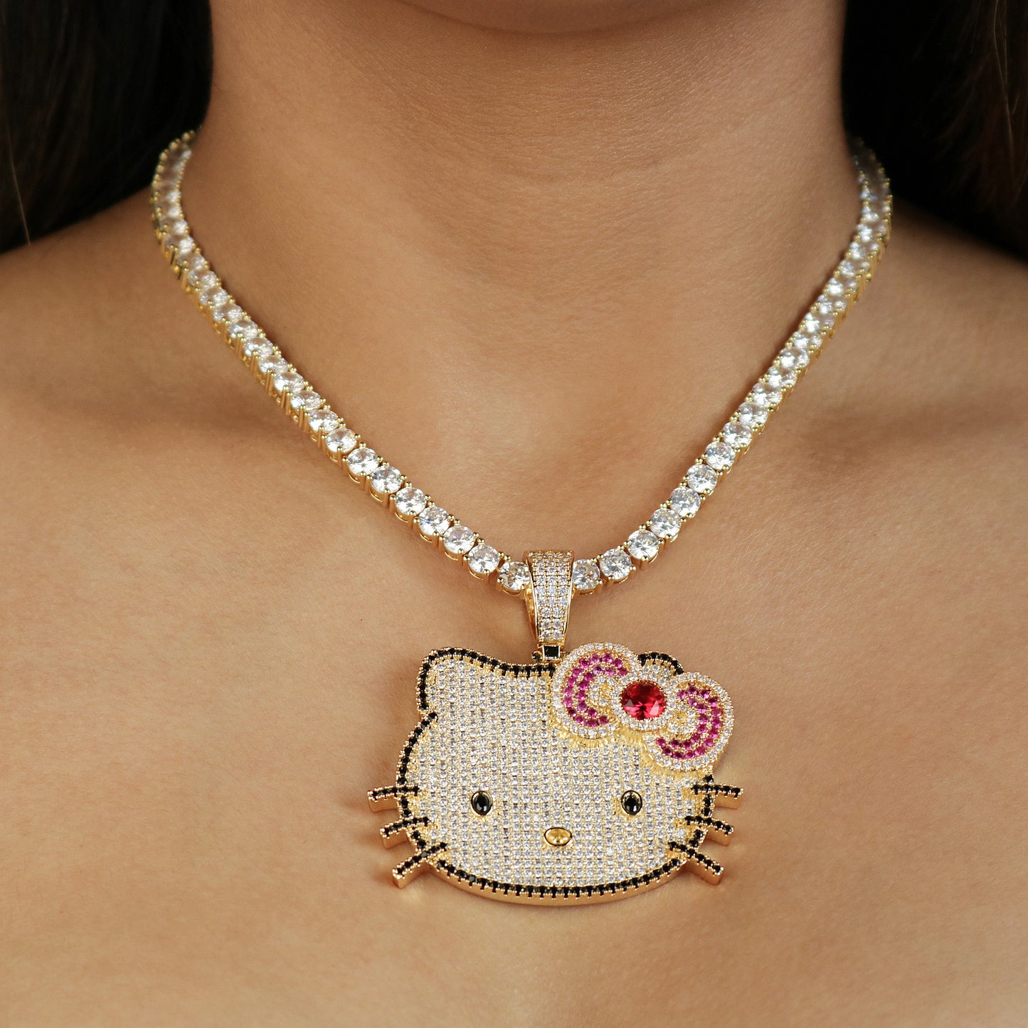 Icy Kitty Pendant - Gold