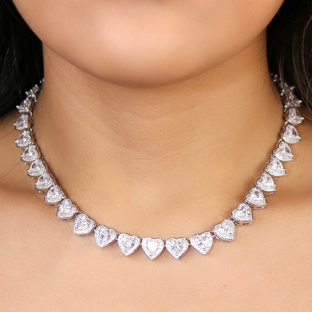 White Gold Diamond Heart Drop Necklace at Rs 575000 in Jaipur | ID:  2852105580062