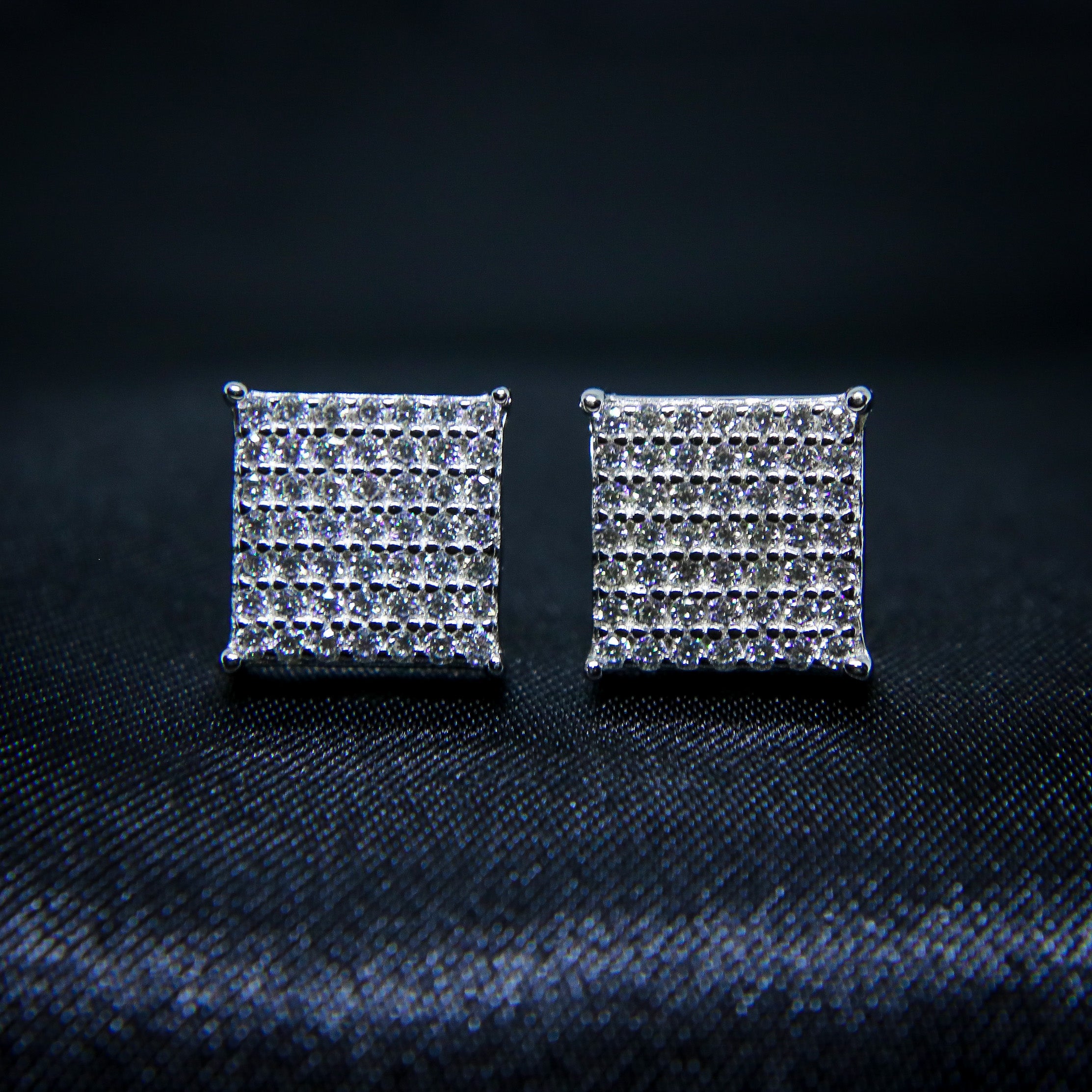 14k white Gold Hip Hop Iced out 1.2ct daimond earring. at Rs 22000/pair in  Surat